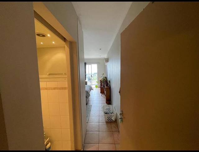 2 BEDROOM PROPERTY TO RENT IN VREDEHOEK